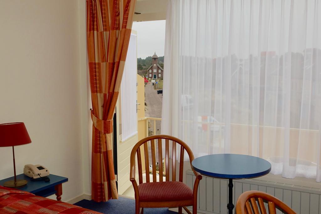 Hotel Prins Maurits ベルゲン・アーン・ゼー エクステリア 写真